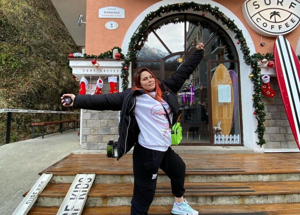 Анастасия Петрова, победившая в проекте  Пацанки  на канале  Пятница , решила попробовать свои силы в  Последнем герое 