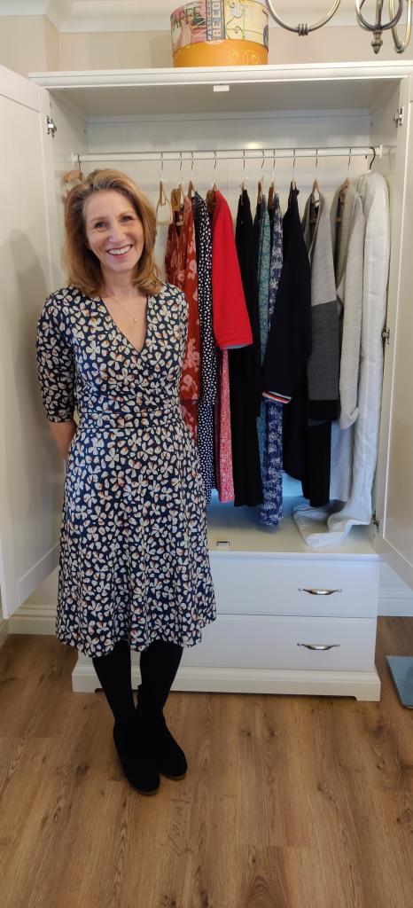 На каждый день недели: женщина сократила свой гардероб до семи платьев