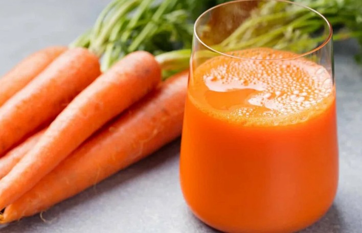 Морковный и лимонный сок, шалфей и другие натуральные красители для волос: домашние рецепты