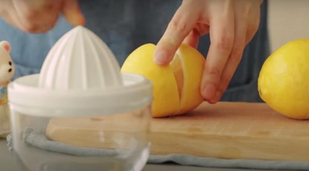 Лимонный тарт с желе и воздушной меренгой: рецепт