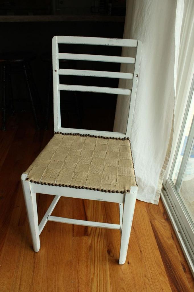 Как сделать новые сидушки для старых стульев. Не нужны специальные навыки, способ простой