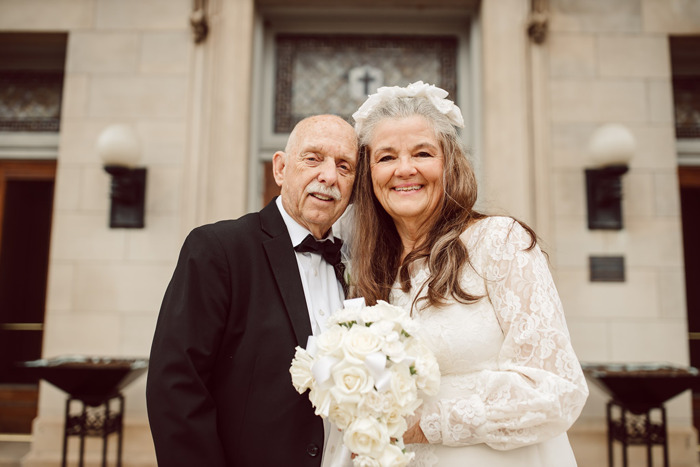 Пара из США решила воссоздать свадебные фото 50 летней давности