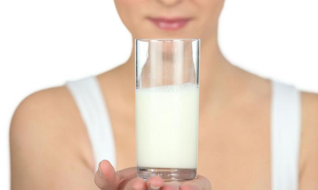 Избавит ли маска из сметаны от веснушек: как молочные продукты влияют на кожу