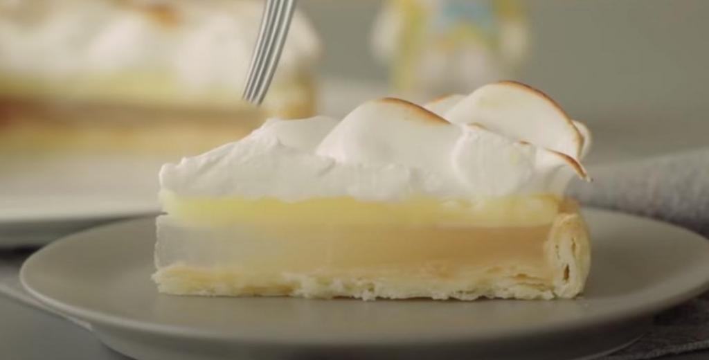 Готовим тарт с лимонным желе без желатина: воздушная меренга отлично украшает лакомство и делает вкус десерта более нежным