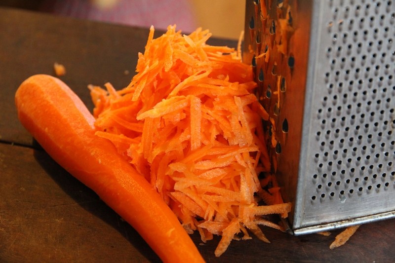 Морковное масло: как самостоятельно сделать средство от выпадения волос и сухости кожи головы