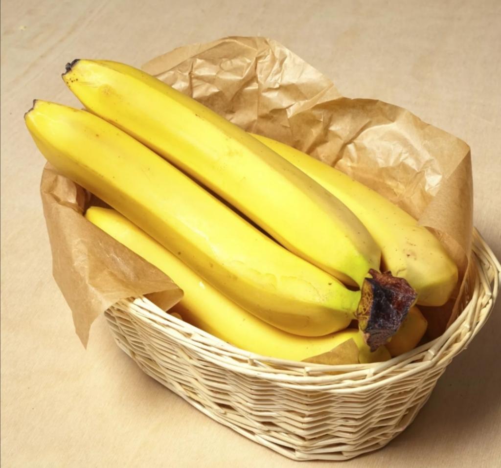 Зрелость банана влияет на его пользу: зеленые плоды помогут похудеть, а коричневые успокоят