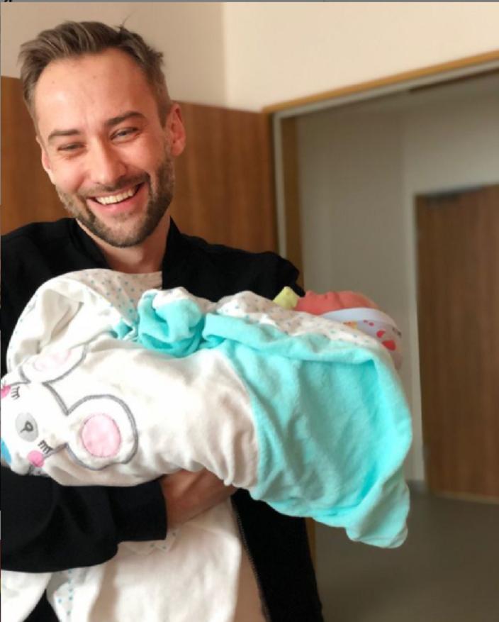 Дмитрий Шепелев стал отцом во второй раз: первое фото с новорожденным