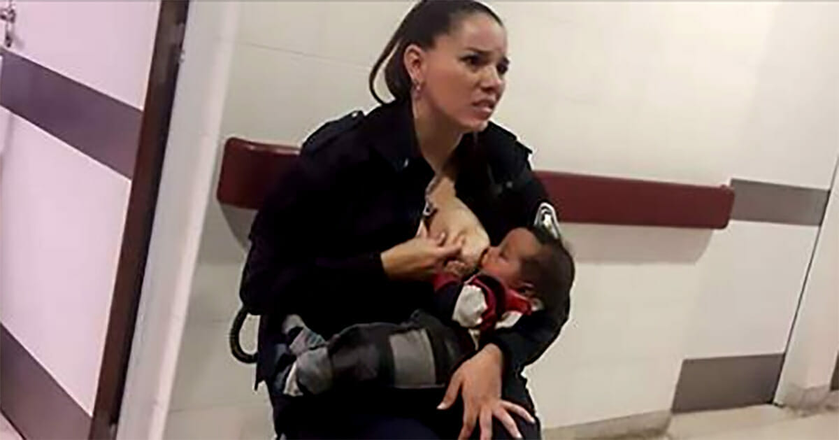 Женщина-полицейский кормит брошенного малыша грудью, потому что сотрудники больницы слишком заняты своими делами