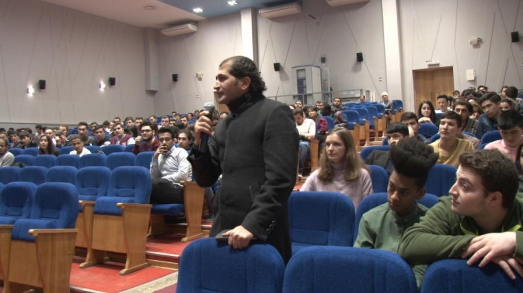 Полные аудитории: иностранным студентам из эпидемиологически благополучных стран разрешили въезд в Россию
