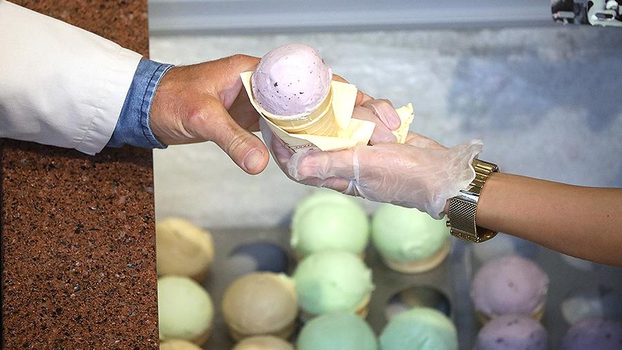 Россиянам предсказали рекорд по потреблению мороженого