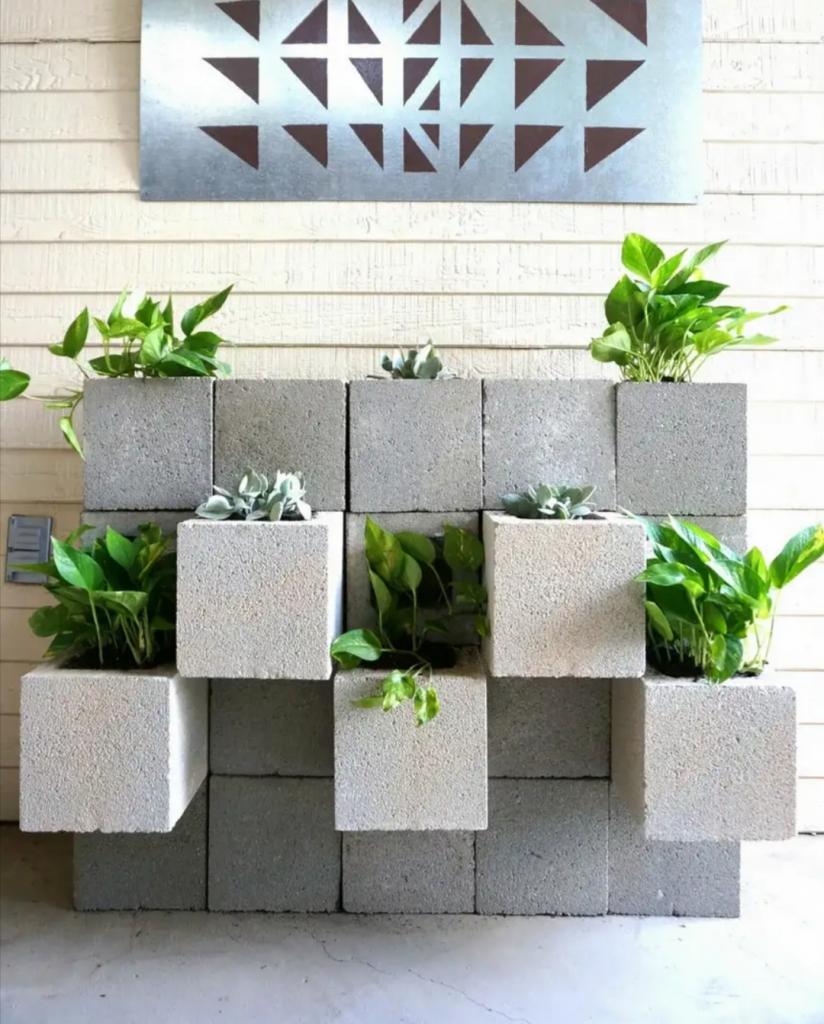 Садовый дизайн с помощью шлакоблока: 11 простых и полезных идей для дачи