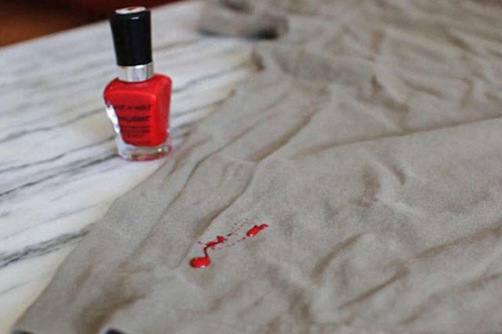 Как убрать с ткани следы лака для ногтей. Используем разные способы - с жидкостью для снятия и без нее