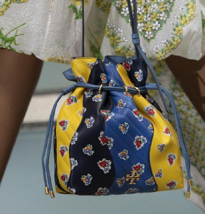 Для работы и отдыха: как стилизовать модную летнюю сумку (тренды и советы)