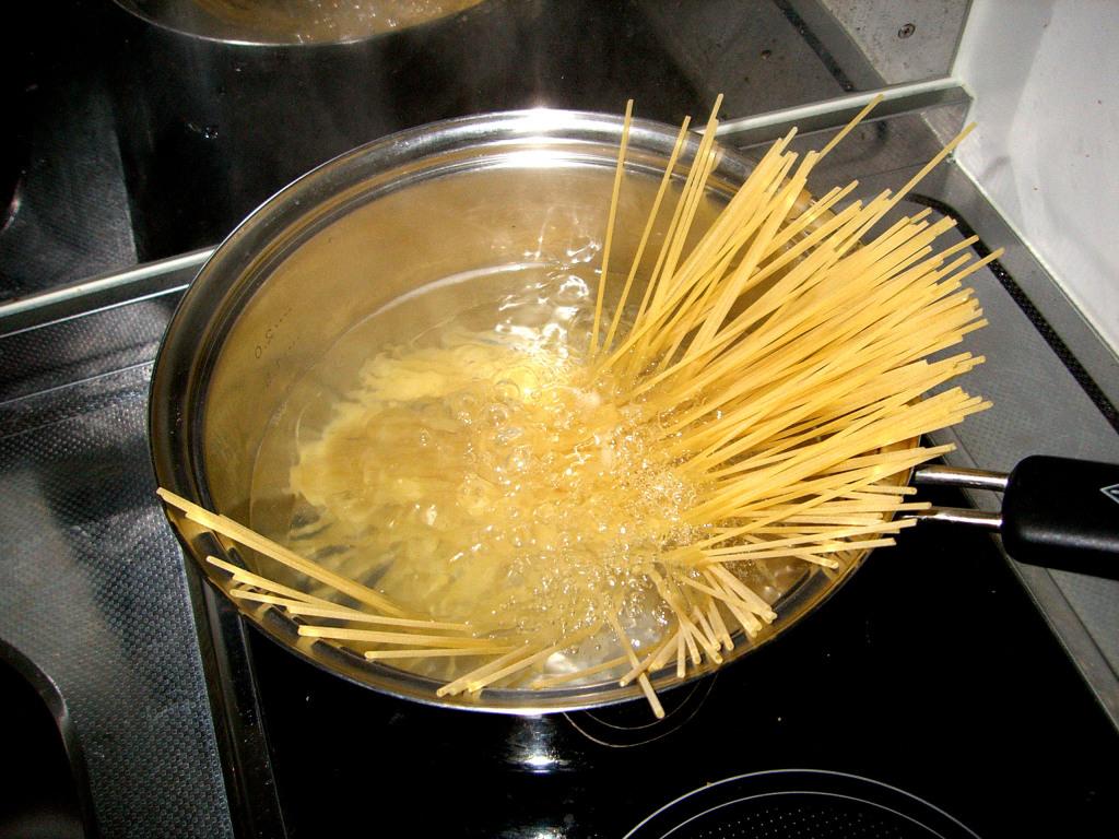 Каждому соусу свои макароны: шеф повар о секретах спагетти и тальятелле