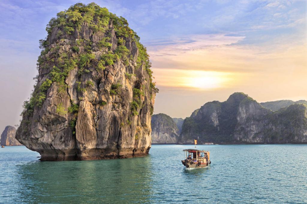 Бухта Халонг, Вьетнам: фото, экскурсии, как добраться?