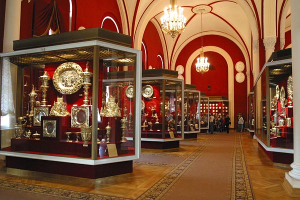 Алмазный фонд, Москва: история, описание экспонатов, режим работы