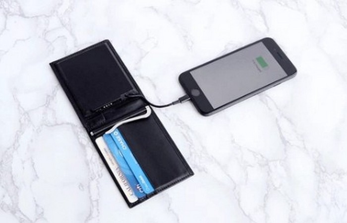 Наконец то: изобретён кошелёк, который сможет зарядить смартфон