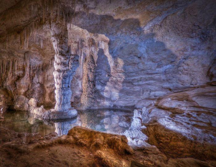 10 удивительных подземных водоемов