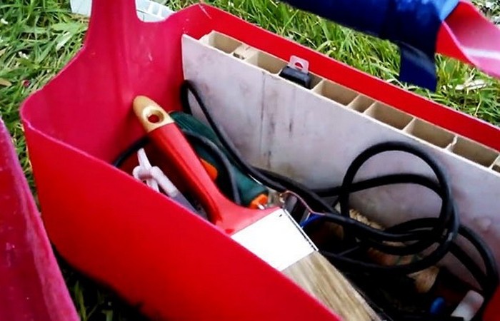 Как быстро сделать контейнер под инструменты из ненужной пластиковой канистры
