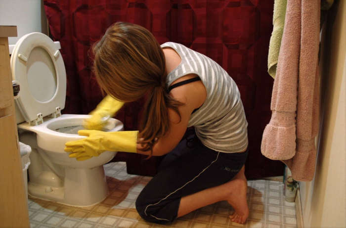 Верное средство, как избавиться от «туалетного» запаха в санузле