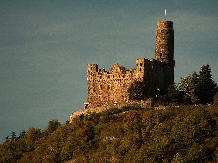 Слово castle. Замок значение. Замок Якова Якобсона в Скандинавии. Замок это определение. Значит ты замок.